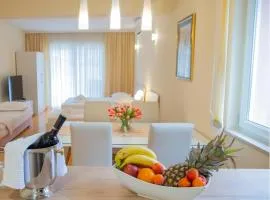 Baška Voda Apartments - City center, Steps from the Beach, Free Parking