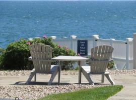 New Seabury Ocean Front Beach Condo 2Bd2Bath 2 Large Balconies Private Beach，位于马什皮的酒店