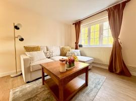 New Forest Cozy 3-Bed Family Cottage, PaultonsPark，位于Bartley的自助式住宿