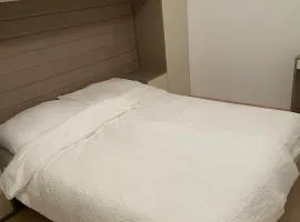 Moderne Wohnung mit Garten