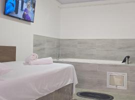 Hotel Valle del Café - Habitación con Jacuzzi 5，位于Sevilla的酒店
