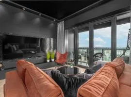 MARGI Velvet Apartament 13TH FLOOR LED CEILING BATH POOL