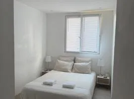Location dans résidence privée,sécurisée ,parking gratuit , 1 minute du tramway, à 9 minute du centre ville, accessible à plusieurs transports