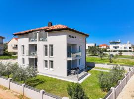 Apartments Villa Navi，位于比比涅的酒店