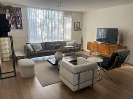 Near Amsterdam and airport, 90m2, privacy!