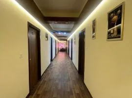 Hotel DD Inn near railway station