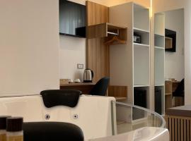 B&B Affittacamere Vecchia Alimini，位于奥特朗托的带停车场的酒店