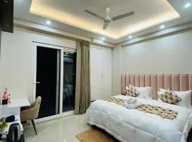 Private 1 BHK Serviced Apartments Sector 52 Near Millennium City Metro Station Gurgaon