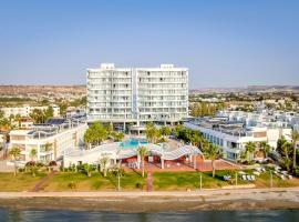 Radisson Beach Resort Larnaca，位于拉纳卡的酒店