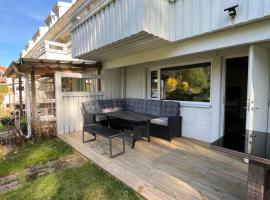 Apartment , wooded area lake, sea ,golf and shopping malls Askim domarings väg 154，位于Askim的酒店