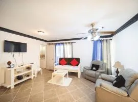 Garden Condos 7 - Central Apartment in Strip