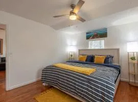 Two Homes - Charming Home and Cozy Bungalow