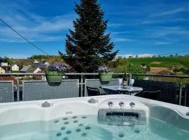 Wellnesshaus Dorfblick mit Outdoor-Jacuzzi und Infrarotkabine, NEU!