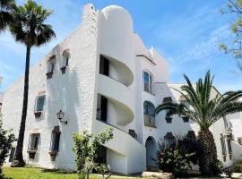 Casa Verde - Ground floor apartment next to the beach，位于托罗克斯科斯塔的酒店