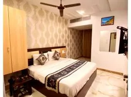 HOTEL PREMIUM JANKI PALACE Near Minto Park and Temple - A Top Rated Guest House