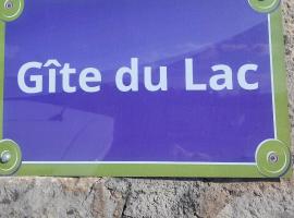 le gîte du lac，位于Quatre-Routes的酒店