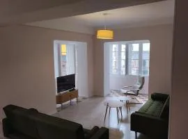 Amplio y céntrico piso a pie de calle