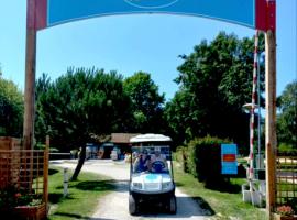 Camping Aubeterre，位于Laprade的酒店