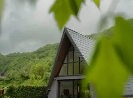 Unea House