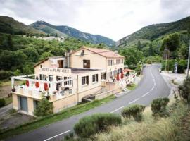 auberge les plantades，位于Laviolle的酒店