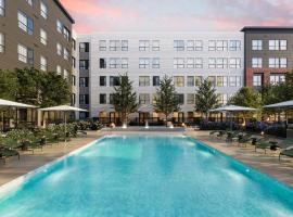 Luxury Apartments by Hyatus at Boston Everett，位于Everett的酒店