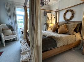 The Hidden Gem in Cambridge - One to Two Bedroom Suite，位于坎布里奇的酒店