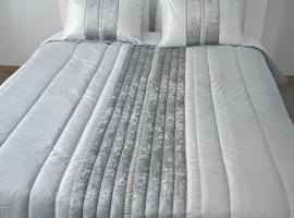 chambre enjoyed privé espaces communs à partager，位于蒙泰的酒店