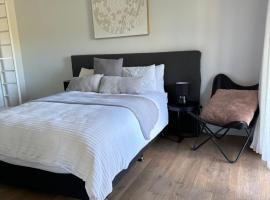Clarendon Country Cottage private retreat，位于Clarendon的酒店
