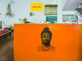 SPOT ON Tirumala Residency，位于维沙卡帕特南的酒店