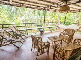 RAINFOREST Nest Self-Service Home in Subic Bay - Monkeys, Bats, Roofdeck!