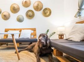 Rainforest Nest - KAHILOM, SAYA, JIVA Nest with Self-Service Breakfast, Outdoor Dining, Bats!