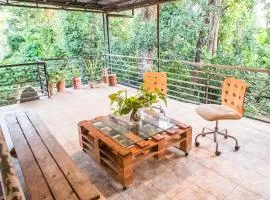 Rainforest Nest - KAHILOM, SAYA, JIVA Nest with Self-Service Breakfast, Outdoor Dining, Bats!