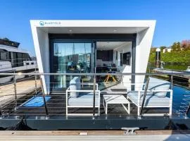 Houseboat in Kinsale