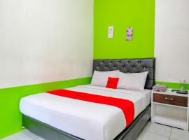 RedDoorz Syariah at Sakinah Family Tulungagung，位于图隆阿贡的酒店