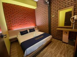 Suria's Brickhouse Lodge，位于丹那拉打的酒店