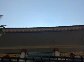 Sunshine beach resort，位于瓦尔卡拉的旅馆