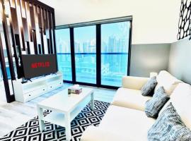 Elegant Condo to stay with Spectacular Marina View，位于迪拜的酒店
