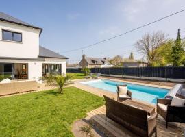 Villa du Clos Briens - Piscine Privée，位于Quessoy的酒店
