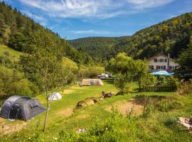 Tariche Centre de Vacances，位于圣于尔萨讷的酒店