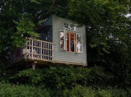 Treehouse escape，位于Kværndrup的酒店