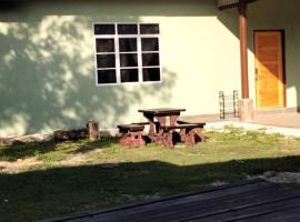 LR homestay，位于Kampong Ru Sepuloh的酒店