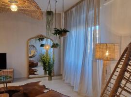 Henry's House luxury urban apartament，位于帕尔马的酒店