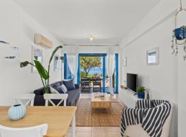 Aura Beachfront Residence by Nomads，位于波利斯的酒店