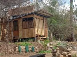 Stay in art hostel & guesthouse