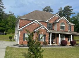 Beautiful home，位于石头山的酒店