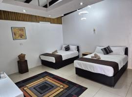 The Pine Lodge Accomodation，位于Mba的酒店