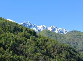 Guesthouse "Castello del Nucleo"，位于因特拉尼亚的酒店