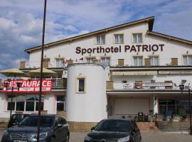 Sporthotel Patriot，位于利托梅日采的酒店
