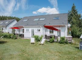 Ferienhäuser Insel Usedom Haus Diego 9 - Blick aufs Achterwasser! Whirlpool und Sauna，位于Lütow的酒店