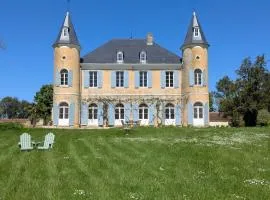 Chateau de Pomiro chambres d'hôtes et gîte